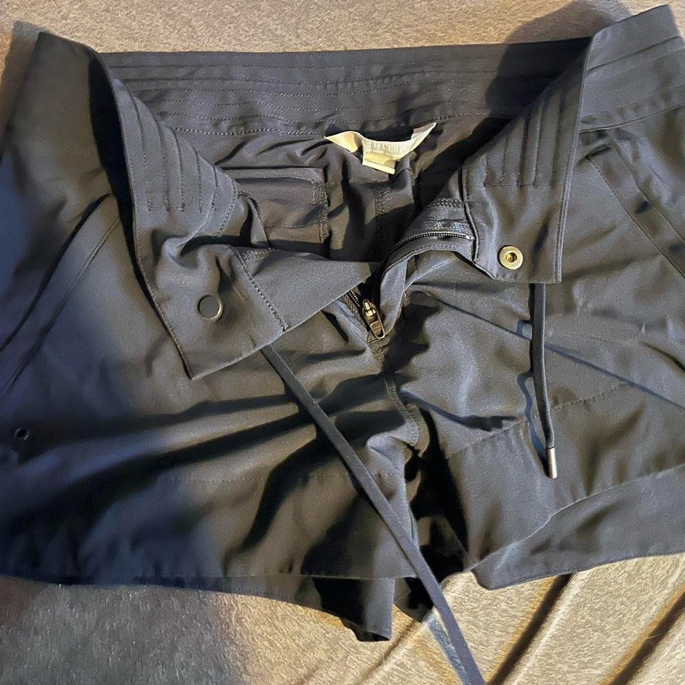 Athleta navy blue shorts size 10